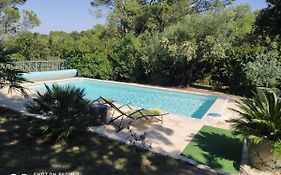 Proche Uzes Petit Gite Avec Grande Cuisine D'Ete Et Piscine